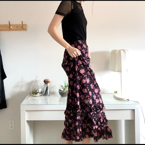 🌺🌺F21 Floral Maxi Skirt - Picture 2 of 4
